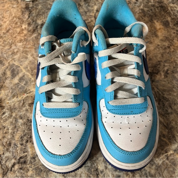 NIKE AIR FORCE  1 LOW '07  LV8 "SPLIT LIGHT PHOTO BLUE" 6 Y / 7.5 Womens - Picture 5 of 6